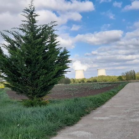 La Ferme De L'Isle Et Sa Roulotte Panzió Avaray Kültér fotó