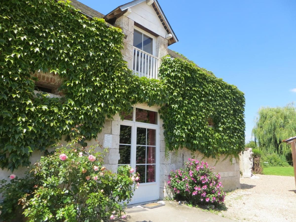 La Ferme De L'Isle Et Sa Roulotte Panzió Avaray Kültér fotó