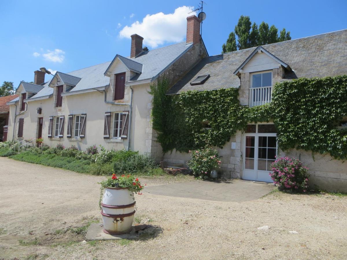 La Ferme De L'Isle Et Sa Roulotte Panzió Avaray Kültér fotó