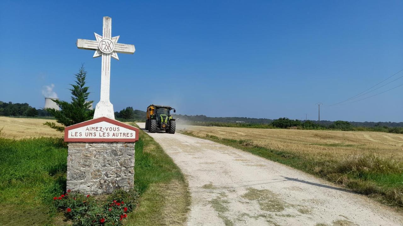 La Ferme De L'Isle Et Sa Roulotte Panzió Avaray Kültér fotó
