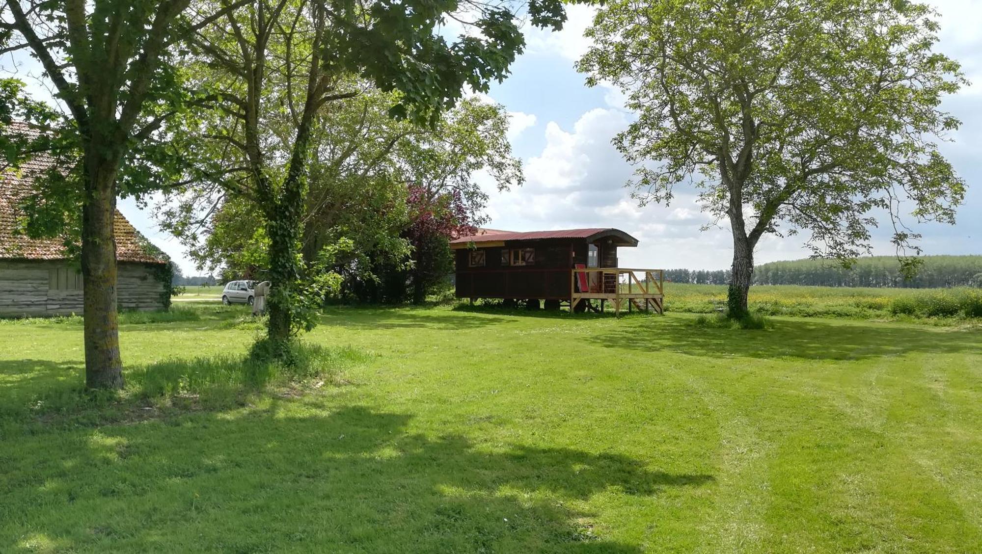 La Ferme De L'Isle Et Sa Roulotte Panzió Avaray Szoba fotó